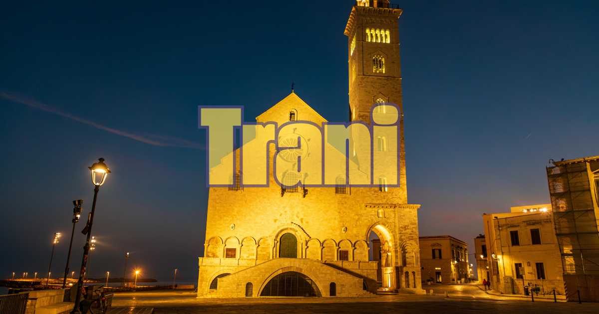 Hotel a Trani con vista sul castello, elegante architettura e atmosfera suggestiva.